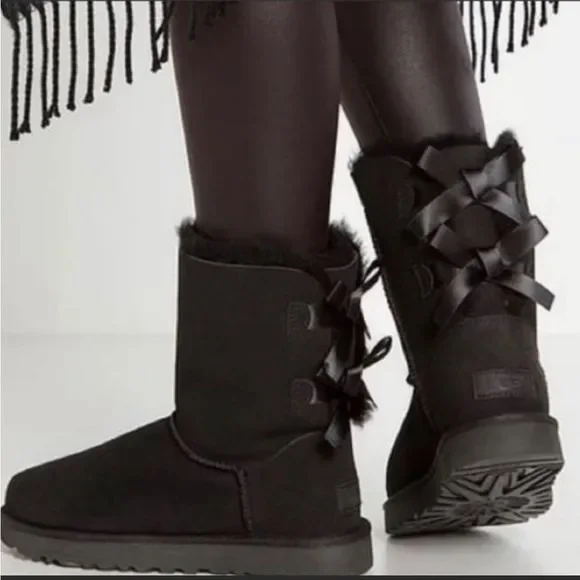 UGG Boots Bailey Bow Sheepskin Size 6 Black - Picture 10 of 12